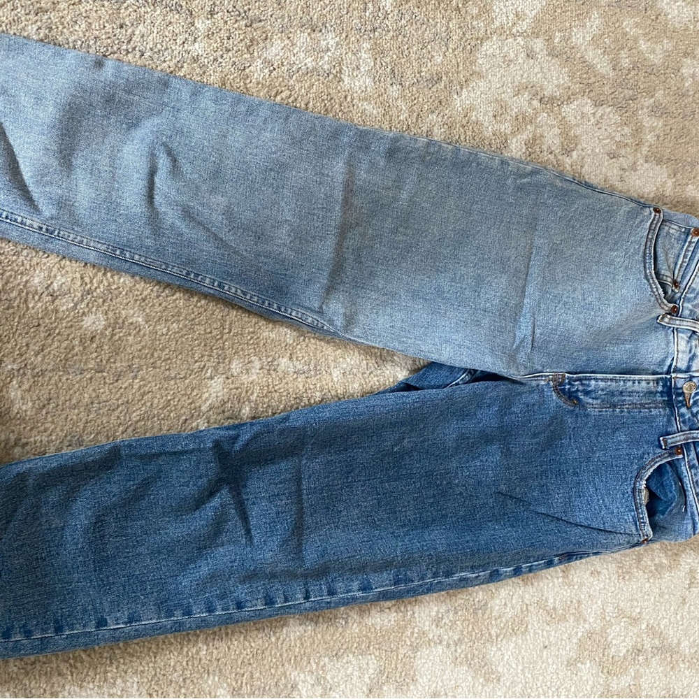 Abercrombie and Fitch Mom High Rise Curve Love jeans